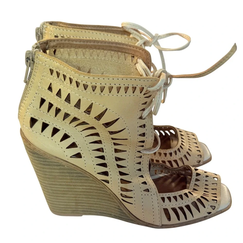 Jeffrey Campbell Ibiza Nude‎ Cutout Wedge Booties Peep Toe Women's Size 7.5